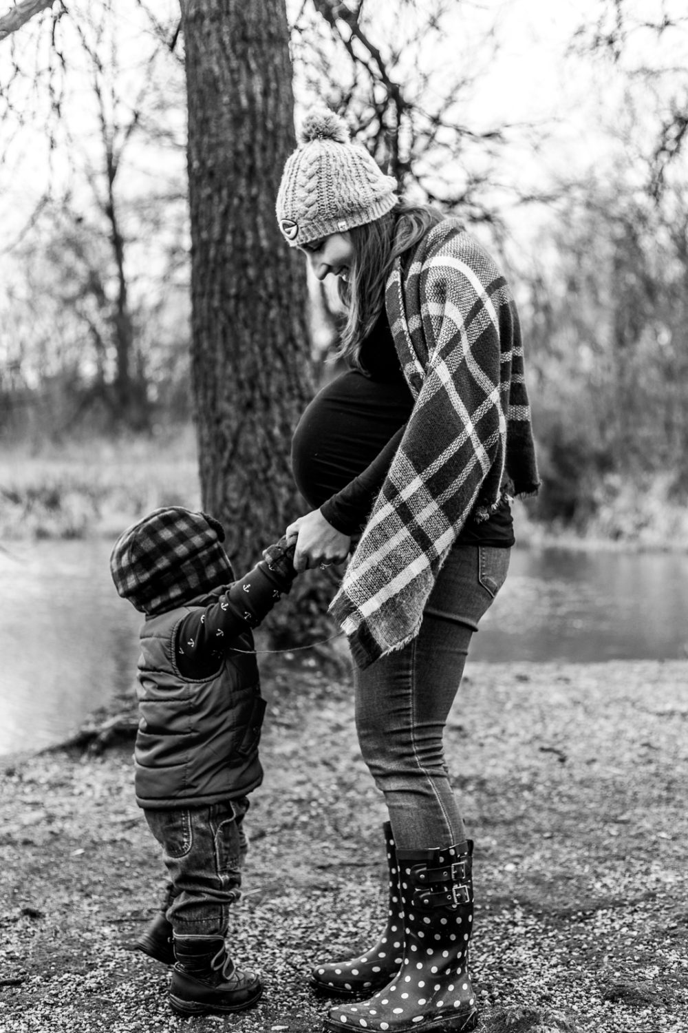 mommy-and-me-maternity-session-family-portrait